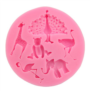Molde de Silicona para Pastel con Diseño de Animales Tropicales Clásicos y Populares: Pavos Reales, Jirafas, Gorilas, Avestruces, Flamencos y Elefantes - Product Image 5