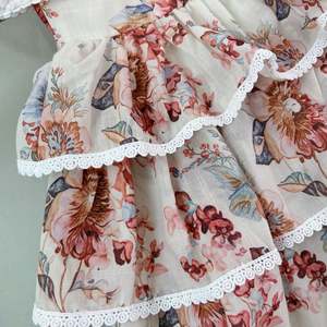 Vestido Casual de Verano para Niñas, Cuello Redondo, Manga Larga, Estampado Floral, Chifón de Algodón Ecológico y Transpirable - Product Image 4