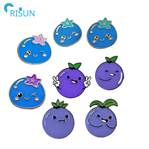 Pin de broche de esmalte de arándano bonito de fruta personalizada, Pin de culo de súper arándano degradado personalizado, Pin de solapa de esmalte duro suave - Product Image 1