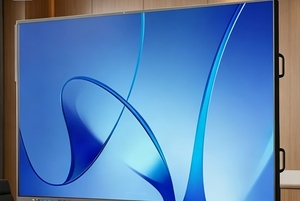 Tableau blanc interactif de la série Z de 65 pouces avec caméra intégrée 13MP, écran 4K, Android 14, 8 Go de RAM, prix direct usine - Product Image 2