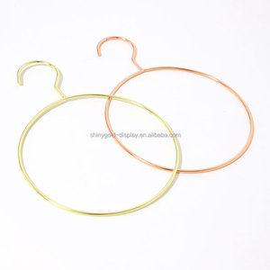 Porte-serviettes rond personnalisé en or rose, présentoir de luxe de haute qualité, cintres carrés en métal doré pour foulards, pour la vente au détail - Product Image 4