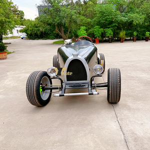 Venta Especial: Auto Clásico Eléctrico Blanco Vintage, con Batería, Estilo Retro, para Recorridos en Resorts - Product Image 4