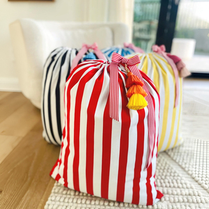 Sac de rangement personnalisé pour Noël, sac de Noël à rayures verticales personnalisées, sac en toile de Père Noël avec pompon coloré - Product Image 2