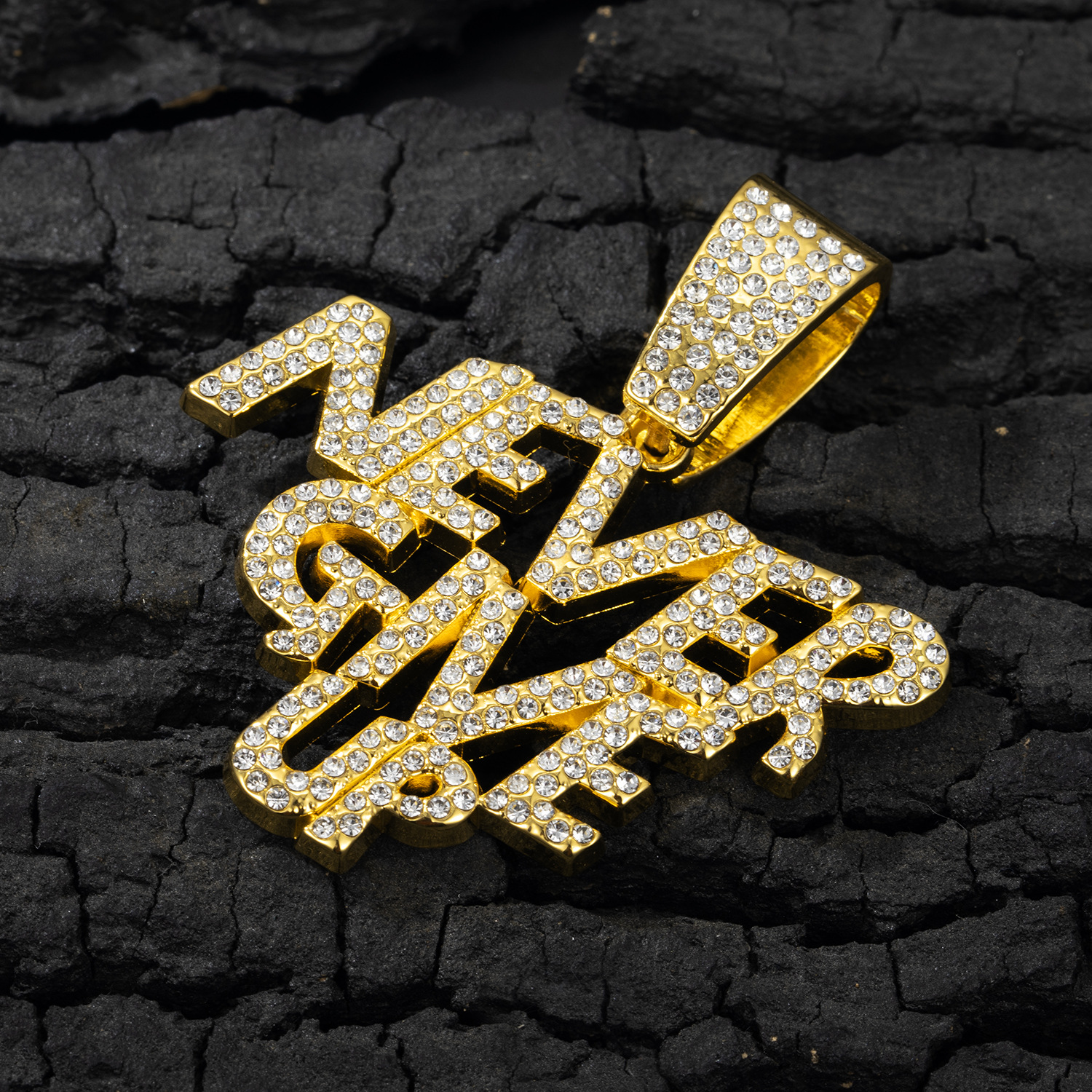 Gold single pendant
