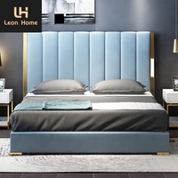 Lit en cuir moderne italien de luxe avec rangement, taille king, cadre en acier inoxydable, lit double