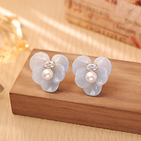 Anting Bunga Empat Kelopak Segar Musim Semi dan Musim Panas, Anting Zirkon Serbaguna untuk Kerja dan Santai dengan Sentuhan Lembut Seperti Air