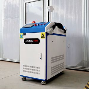 Machine de nettoyage laser portable 1500W 2000W 3000W pour la réparation de voitures classiques et l'élimination de la <span class=keywords><strong>rouille</strong></span> sur les tuyaux - Product Image 2