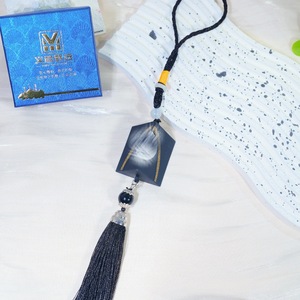 Colgantes de Metal de Lujo para Coche con Diseños Antiguos e Imitaciones Modernas para un Estilo Personalizado - Product Image 2