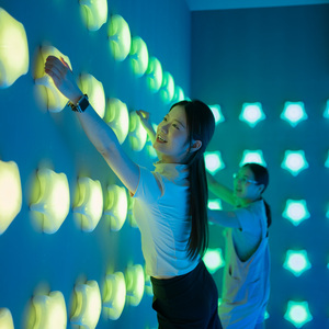 Sistema de Pared de Escalada Interactivo con Botones LED y Sensor de Presión para Sala de Juegos, Arena de <span class=keywords><strong>Escape</strong></span> y Centro Deportivo - Product Image 1