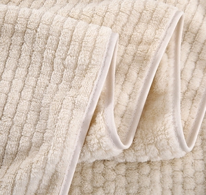 Asciugamano Viso Personalizzato in Microfibra Super Morbida 35x75cm, Assorbente e ad Asciugatura Rapida, Motivo a Quadri, per Uso Domestico, Delicato sulla Pelle - Product Image 4