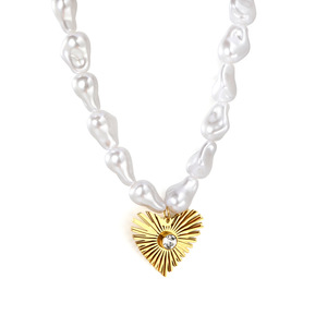 Collar de Perlas de Imitación Estilo Barroco con Colgante de Corazón, Tono Dorado, Engaste de Cristal, para Uso Diario y Fiestas - Product Image 1