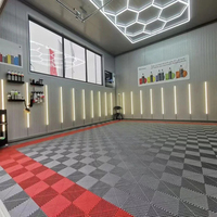 Tapis de plancher en plastique de verrouillage résistant écologique des carrelages de garage 400*400*18mm