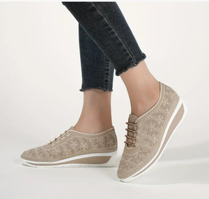 Chaussures compensées à plateforme brodées florales pour femmes, respirantes, perforées, absorbant les chocs, confortables pour le voyage, le bureau et les loisirs - Product Image 2