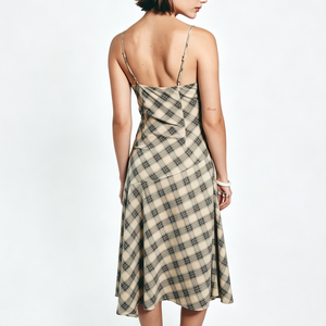Robe midi vintage à carreaux avec bretelles spaghetti, ourlet irrégulier, bustier croisé, style cami, pour femmes, production sur mesure - Product Image 3