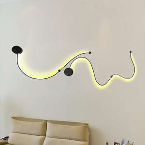 Applique murale incurvée en forme de serpent irrégulière de décoration lampe chambre à coucher longue bande LED luminaires muraux - Product Image 2