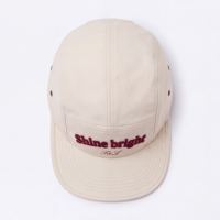 Casquette de camping réglable à 5 panneaux en nylon avec logo personnalisé T&L et broderie en chenille