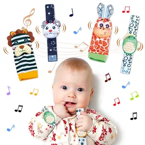 赤ちゃんの手首と足のガラガラのためのかわいいガラガラおもちゃファインダーソックスおもちゃ