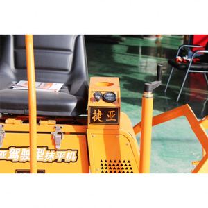 Machine à lisser le béton à essence avec moteur de 24 CV, modèle autoporté - Product Image 6