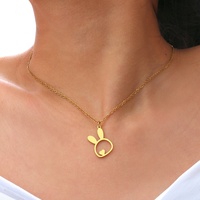 Vente en gros Pendentif en forme de lapin en acier inoxydable Collier à maillons plaqué or avec petit cœur pour hommes et femmes