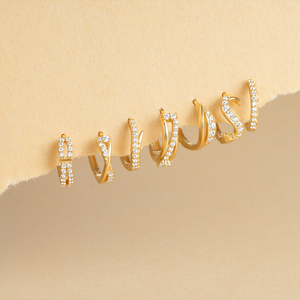 Nuevos Pendientes de Aro de Plata S925 con Circonitas Blancas en Forma de Hoja y Letras Doradas para Uso Diario para Mujer - Product Image 1
