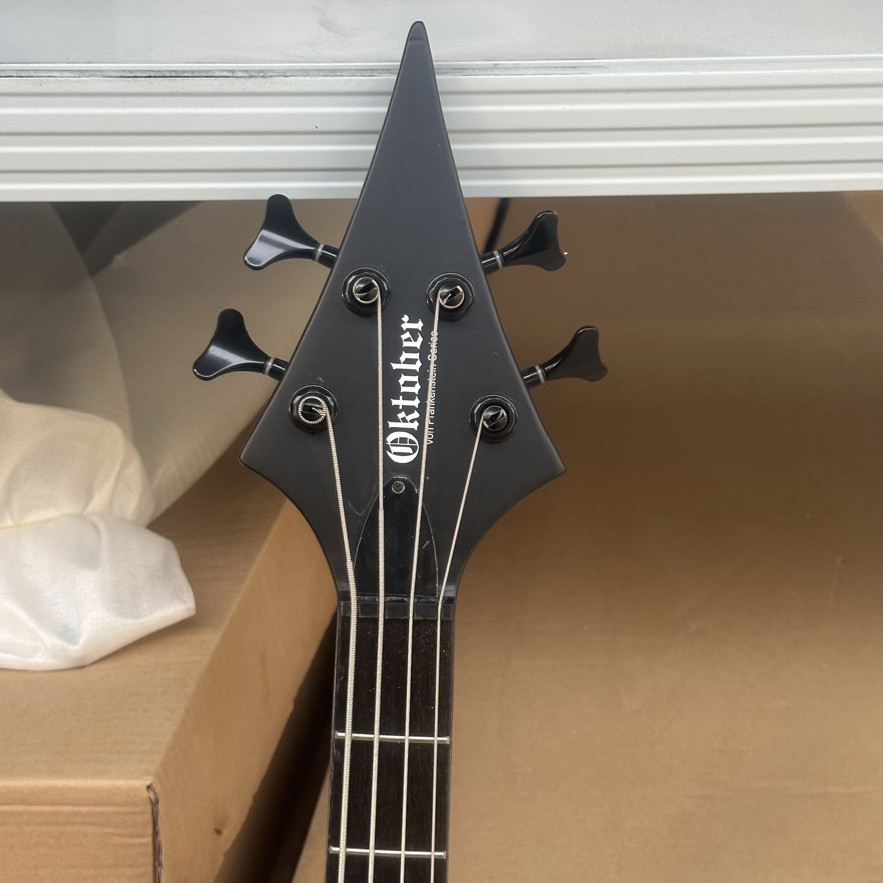 4s Bass Bat Body Electric Bass All Black Hardware 4 Strings