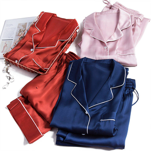 <span class=keywords><strong>Pigiama</strong></span> di Lusso Personalizzato in <span class=keywords><strong>Seta</strong></span> 100% Pura per Donna, Set con Maniche Lunghe e Pantaloni Lunghi - Product Image 4