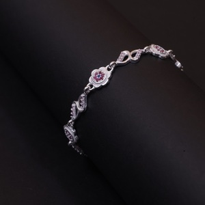 Pulsera Clásica de Plata, Accesorio de Moda para Mujeres y Hombres, Joyería Premium para Fiestas y Regalos - Product Image 1