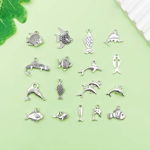 จี้รูปปลาโลหะผสมเงินโบราณขนาดกลาง อุปกรณ์ทำเครื่องประดับ DIY สำหรับสร้อยข้อมือและสร้อยคอ - Product Image 4