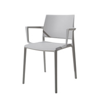 Fauteuil empilable en polypropylène (PP) coloré personnalisé pour restaurant, café, bistrot, hôtel, terrasse et extérieur