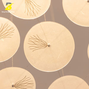 Lustre en forme de disque ondulé personnalisé - Luminaire suspendu LED de luxe pour hall d'hôtel et salle de banquet - Product Image 5