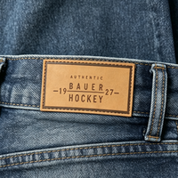 Étiquettes en cuir véritable personnalisées avec logo, pressées à chaud, écologiques, pour étiquettes de jeans, étiquettes à coudre pour vêtements, fabricant OEM, faible MOQ