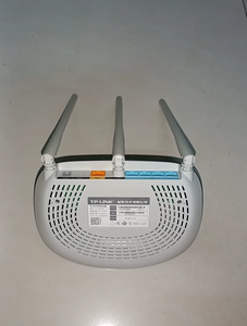เราเตอร์ไร้สาย <span class=keywords><strong>TP</strong></span>-<span class=keywords><strong>LINK</strong></span> รุ่น TL-WR886N ความเร็ว <span class=keywords><strong>450Mbps</strong></span> 2.4GHz แบนด์เดียว 10/100M WAN+4LAN สำหรับใช้ในบ้าน รองรับเฟิร์มแวร์ภาษาอังกฤษ - Product Image 5