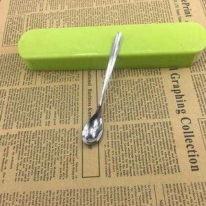 Tenedor de Frutas de Acero Inoxidable de Dos Puntas, Color Plateado, para Fiestas, Uso Infantil - Product Image 2