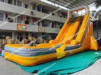 Structure gonflable jaune d'extérieur avec toboggan, piscine aquatique, château gonflable et jeux de sport pour enfants