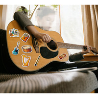 Autocollant en vinyle PVC personnalisé pour guitare, instrument de musique, imperméable, amovible, découpé, graffiti, pour ordinateur portable, skateboard, bagages, cadeau