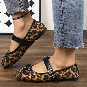 <span class=keywords><strong>Zapatillas</strong></span> de <span class=keywords><strong>Ballet</strong></span> Retro de Talla Grande para Mujer, con una Sola Correa y Lazo, Versátiles, Elegantes y Cómodas - Product Image 4
