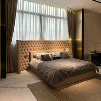 Maßgefertigtes Italienisches Luxus-Schlafzimmermöbel-Set Premium-Villa Neuestes Design Doppelbett Gepolstertes Bett Kingsize-Schlafzimmer-Sets