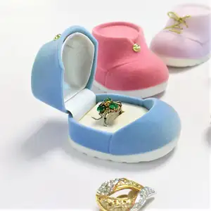 Оптовая продажа, бархатные упаковочные коробки для ювелирных изделий в форме детской обуви для кольца