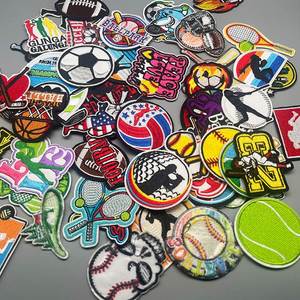 แผ่นปะติดเสื้อผ้าเด็กสีขาวเขียวน่ารัก ลายปักดาวเคราะห์ ท้องฟ้าเต็มไปด้วยดวงดาว หัวกะโหลก ผี ET มนุษย์ต่างดาว ขนาดเล็ก รูปทรงกลม - Product Image 2