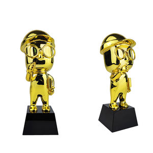 Statue d'artisanat en résine pour garçon en métal doré personnalisé Pâques Graduation Cartoon Toy Trophy Award Literature Cup Souvenir Style Love - Product Image 6