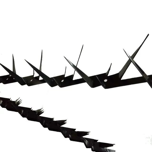 Острые шипы с ПВХ покрытием для защиты от подъема сверху стены забора