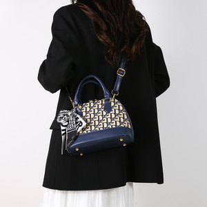 Bolso de hombro tipo bandolera pequeño informal para mujer con correa extraíble PU cierre de cremallera patrón geométrico diseño portátil - Product Image 4