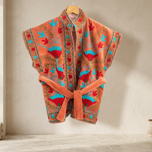 Chaleco Reversible de Terciopelo con Bordado Floral Inspirado en Suzani, Estilo Wrap, Hecho a Mano, Moda Sostenible, Talla Única, Sin Mangas, para Otoño y Primavera - Product Image 3