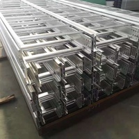 Tray Kabel Tangga Aluminium Alloy Galvanis Celup Panas Berlubang Khusus Industri, Ringan, untuk Konstruksi dengan Pembuangan Panas yang Efisien
