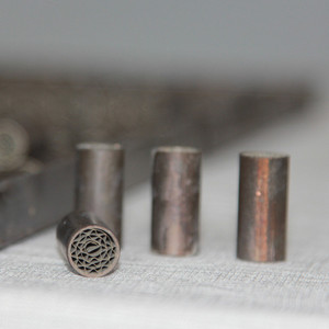 Usine de gros Mini convertisseur catalytique pour moteur automobile Nouveau petit <span class=keywords><strong>catalyseur</strong></span> métallique à bas <span class=keywords><strong>prix</strong></span> - Product Image 1