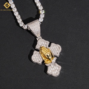Pendentif Hip Hop religieux pour homme, motif croix et mains en prière, en argent 925 plaqué or, entièrement serti de moissanite - Product Image 6