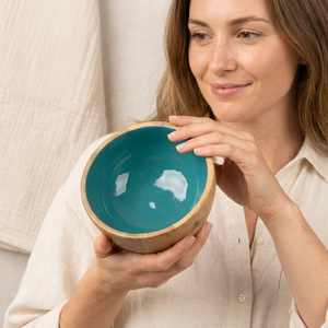 Bol de service en bois imprimé traditionnel fait main, personnalisé pour la cuisine et les fêtes, compatible lave-vaisselle, écologique, luxe moderne - Product Image 1