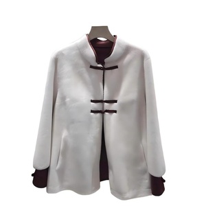 Manteau court d'<span class=keywords><strong>hiver</strong></span> en fausse laine blanc style chinois, design minimaliste avec boutons grenouillère, veste élégante et tendance pour <span class=keywords><strong>femme</strong></span> - Product Image 2