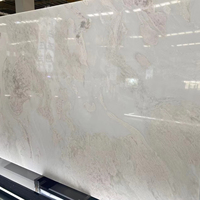 Dalles de marbre blanc neige naturel, écologiques, durables, texture chaude effet jade, haute translucidité, pour cuisine extérieure commerciale et villa