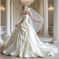 Gaun Pengantin Mewah Berkualitas Tinggi Bahan Satin Model Ball Gown Tanpa Tali dengan Hiasan Mawar 3D dan Ruffle serta Chapel Train